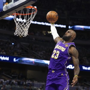 世界杯手机观看-韦德：我在世期间 我不会再看到谁会有像老詹这样的生涯